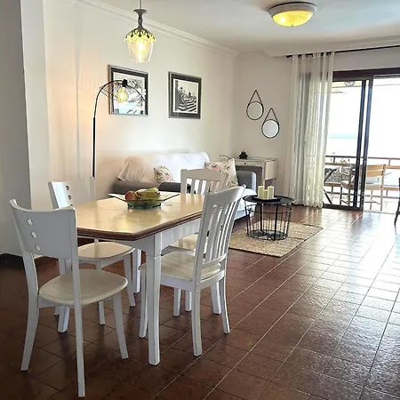 Radazul Apartment By The Water Apartman