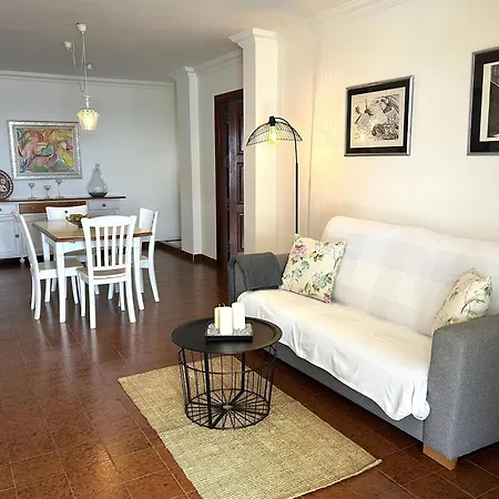 Radazul Apartment By The Water Apartman